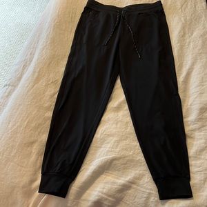 Zella Live In Pocket Joggers, size S.